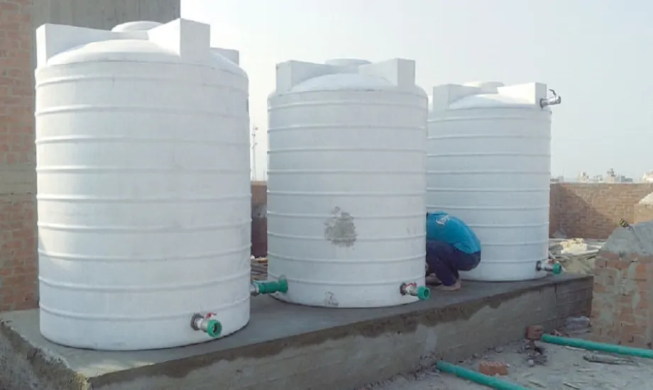 عازل للخزانات